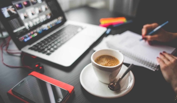 4 Simple Questions To Create Your Ideal Customer Profile cover