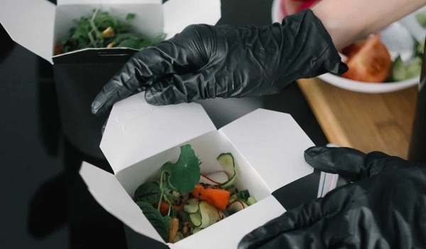 Top 9 Meal Delivery Services In The UK cover