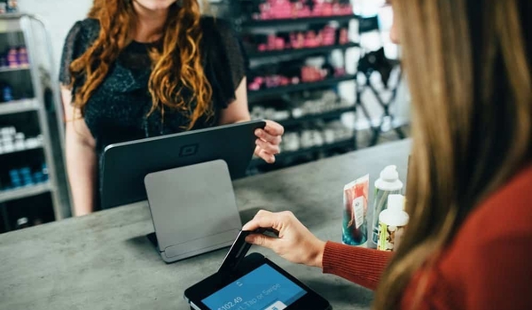 AI Vs. Virtual Assistants – How Real Humans Better The Customer Experience cover